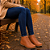BOTA FEMININA CANO CURTO COM ZÍPER COR CARAMELO - Imagem 7