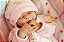 Boneca Bebê Reborn Menina Kaelin 40 Cm Olhos Fechados Detalhes Reais Linda Princesinha Com Enxoval - Imagem 4