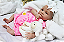 Bebê Reborn Menina Shyann 43 Cm Olhos Abertos Princesinha Realista Acompanha Lindo Enxoval Promoção - Imagem 2