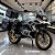Miniatura BMW R 1250 GS Branco Escala 1:10 (22 cm) - Acende Farol - Imagem 1