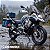 Miniatura BMW R 1250 GS Adventure Trophy 2023 - Com 3 Malas - Aceleração - Efeitos de Luzes, Som, Fumaça e Chamas - Escala 1:7 (34 cm) - Imagem 3