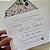 Convite Casamento Forrado Envelope Azul Serenity Floral Branco - Imagem 3