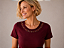 Tshirt Feminina Decote Redondo Vinho Mandy - Imagem 2