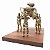 Arca da Aliança com Levitas em Metal – Miniatura Decorativa Bíblica - Imagem 1