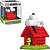 Funko Pop Peanuts 856 Snoopy on Doghouse Deluxe - Imagem 1