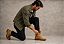 Bota Cano Médio Couro Camurça Caramelo Com Zíper Barcelona Design | Dakota Bull - Imagem 8