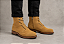 Bota Cano Médio Couro Camurça Caramelo Com Zíper Barcelona Design | Dakota Bull - Imagem 6