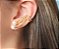 BRINCO EAR CUFF CRAVEJADO COM DUAS PÉROLAS BANHADO A OURO - Imagem 2