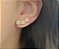 BRINCO EAR CUFF FLORES CRAVEJADAS BANHADO A OURO - Imagem 2
