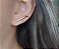 BRINCO EAR CUFF LISO COM UM PONTO DE LUZ BANHADO A OURO - Imagem 2