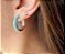 ARGOLA ESMALTADA TURQUESA COM CRAVAÇÃO DE MICROZIRCÔNIAS - Imagem 2