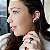 BRINCO EAR CUFF TANZANITA E ESMERALDA FUSION BANHADO A RÓDIO NEGRO - Imagem 3