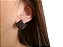 BRINCO EAR JACKET TRIANGULAR CRAVEJADO BANHADO A RÓDIO NEGRO - Imagem 2