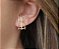 BRINCO EAR HOOK FILEIRAS CENTRAL CRAVEJADA BANHADO A OURO - Imagem 2