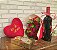 Combo G : Buquê com 12 rosas nacionais + bombom Ferrero Rocher + pelúcia coração + vinho nacional - Imagem 1