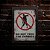 Poster com Moldura Do Not Feed the Zombies - Imagem 2