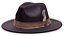 Chapéu Fedora Feltro Preto Aba 7Cm Faixa Vintage Cimento Queimado Pena - Coleção Suede - Imagem 1