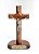 Crucifixo de Mesa. Cilíndrico, Madeira, Metal Ouro Velho. 12cm. Eis o Cordeiro de Deus - Imagem 2
