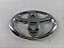 EMBLEMA TAMPA TRASEIRA TOYOTA YARIS HATCH 2023 - Imagem 1