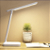 Abajur para escrivaninha - Luminária de Mesa Articulada para trabalho e estudo - Proteção para os olhos, em alumínio, cor quente (amarelada), com 80cm, sendo Bivolt - Imagem 1