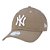 Boné New Era New York Yankees 920 Girls Caqui - Imagem 1