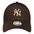 Boné New Era 940 New York Yankees League Ess Midi Marrom - Imagem 3