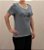 T-shirt de viscose cinza com desenho e pedraria - Imagem 1