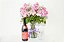 Luxuoso Arranjo Rosas Lilás com Vinho - Imagem 1