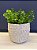 Cachepot em Cimento - Branco - Relevo - 17,5CM - Imagem 1