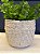 Cachepot em Cimento - Branco - Relevo - 17,5CM - Imagem 2
