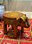 Banqueta - Elefante - Madeira - Pintado à Mão - Marrom e Dourado - Pequeno - Imagem 1
