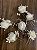 Grampos de flores tecido off white cristais pérolas com mini arranjo  em fio - Imagem 3