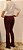 Calça feminina com modelagem flare no material suede marsala - Imagem 4