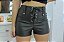 Shorts com detalhes de ilhós - preto - Imagem 1