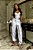 Conjunto calça cargo max com cropped em tecido acetinado branco - Imagem 1
