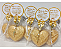 Lembrancinha Festa Bodas de Ouro: Sabonete Coração com Mini Terço - Imagem 1