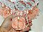 Lembrancinha 80 Anos Feminina: Sabonete Rosa Elegance com Mini Terço - Imagem 2