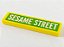 Placa Lisa 1x4 Amarela com Escrita: "Sesame Street" - Imagem 1