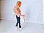 Barbie articulada (não no tornozelo) blusa rosa e jeans , usada - Imagem 4