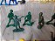 Figuras plásticas soldados, lote de tamanhos, cores,posições variadas, sem marca - Imagem 8