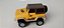 Miniatura plástico jipe amarelo parque dos dinossauros a pilha Toys talk, usado - Imagem 2