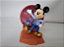 Miniatura Disney Mickey com cenário,coleção McDonald's 50 anos Disney Parks usado - Imagem 1