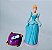 Miniatura Disney princesa Cinderela estática  (7 cm) com sapato de vidro sobre um almofada - Imagem 1
