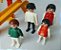 Playmobil antigo, família de 4 no parquinho com danos - Imagem 4