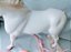 Cavalo branco saddlebread marca Battat para bonecas American Girl, Our Generation 50x50x15 cm - Imagem 9