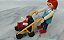Playmobil, mãe empurrando carrinho cim bebe de vermey - Imagem 3