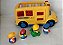 Onibus escolar dos bonecos Little People com 4 bonecos+cadeira de rodas ; luz acende mas  o som não funciona - Imagem 4