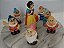 Antigos bonecos de borracha Branca de Neve 13 cm, e os 7 anões 8 cm, faltando anão Atchim, Walt Disney productions, pintura gasta - Imagem 1