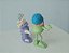 Miniatura Disney Pixar de Boo 4 cm e Zack 5 cm do Monstros S.A, 2001 - Imagem 4