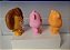 Gogos ursinhos carinhosos 3cm coleção Cacau Show ; Rosa animadinha, Harmonia laranja e leão Valente, usados - Imagem 4